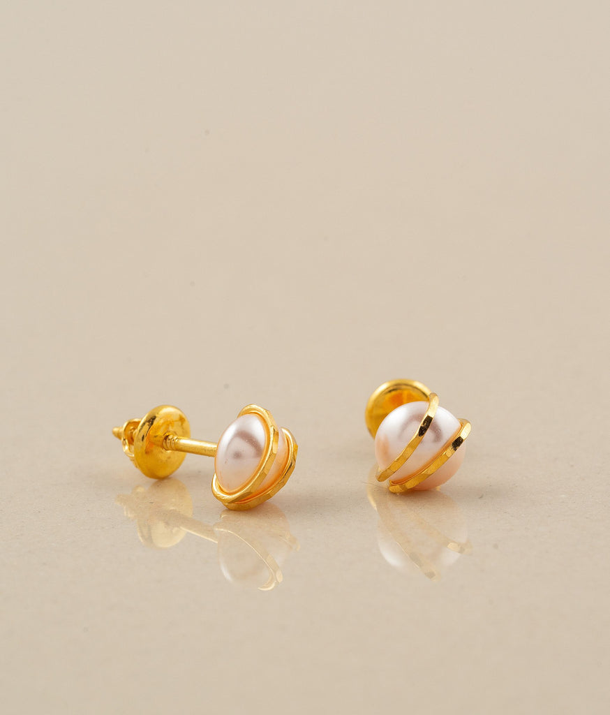 22k Gold Pearlglow Stud Earrings