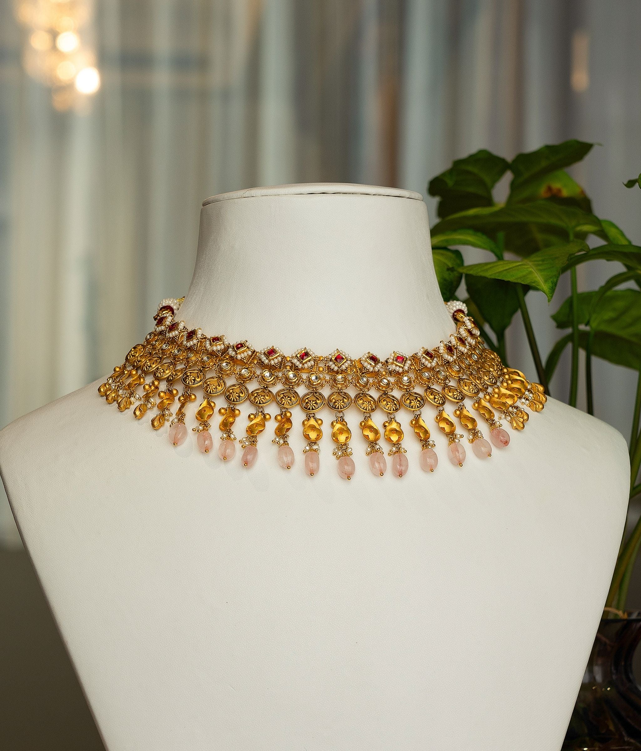 Raahi 22kt Gold Choker Set