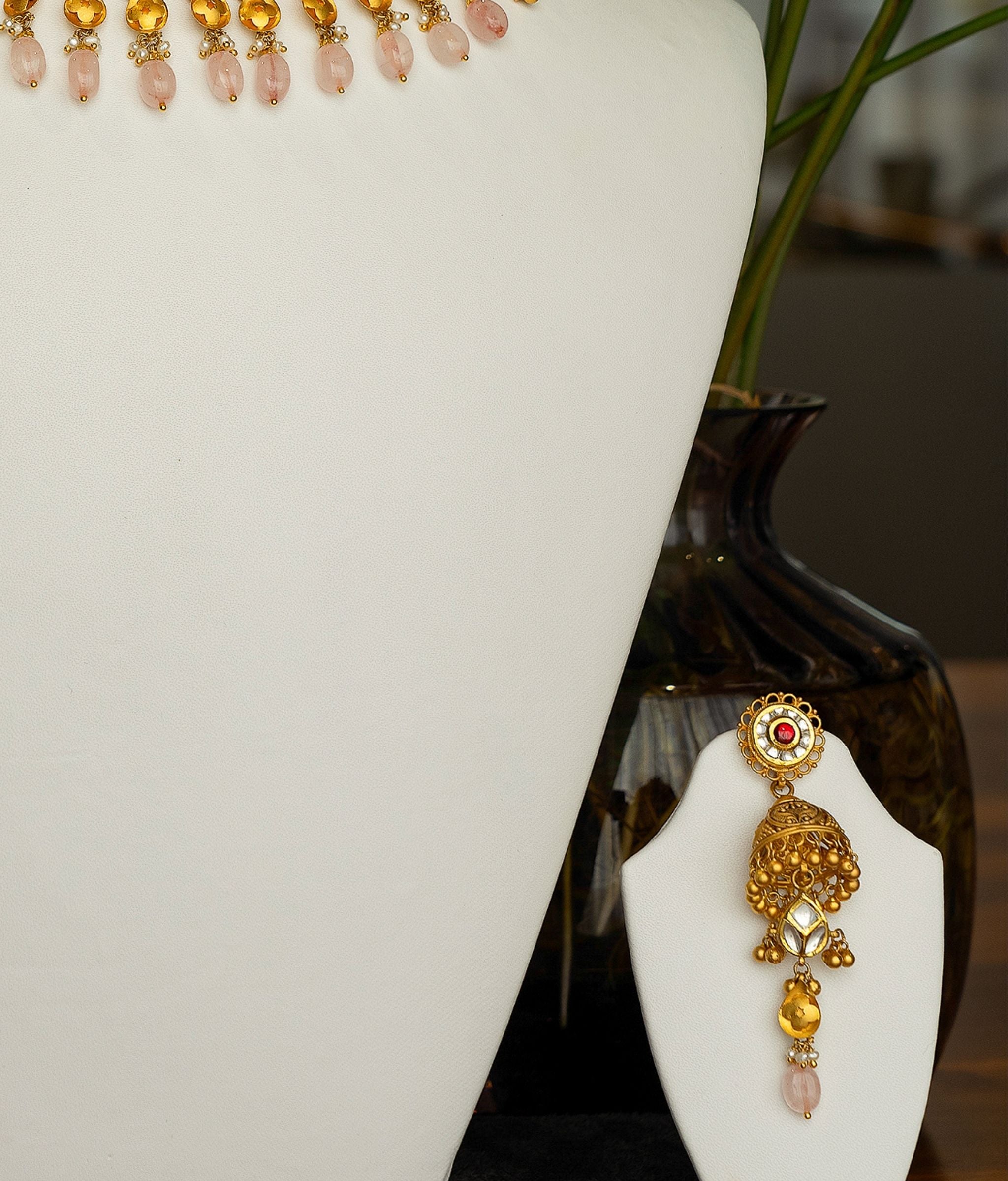 Raahi 22kt Gold Choker Set