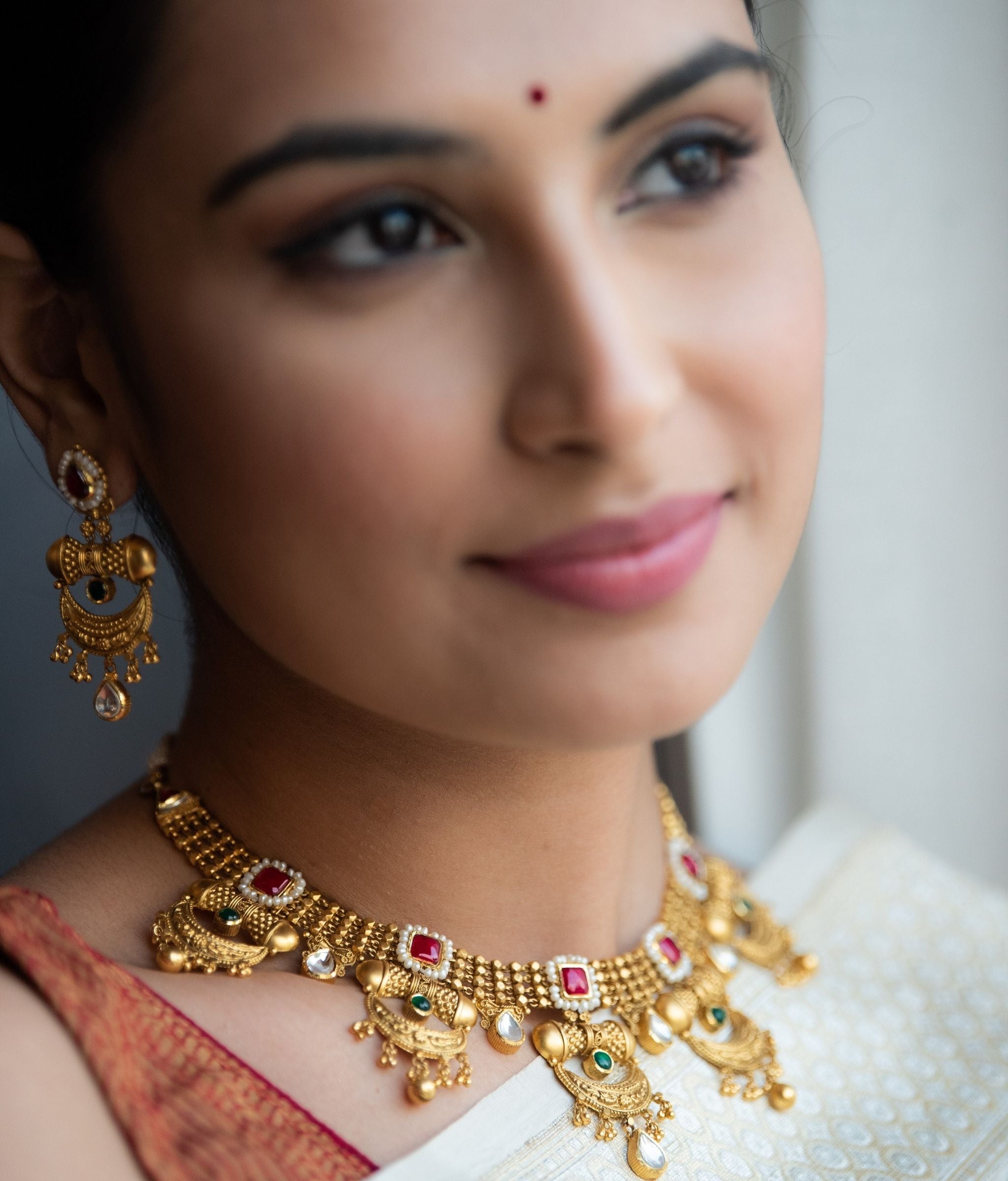 Avantika Antique 22k Gold Pendant Necklace Set