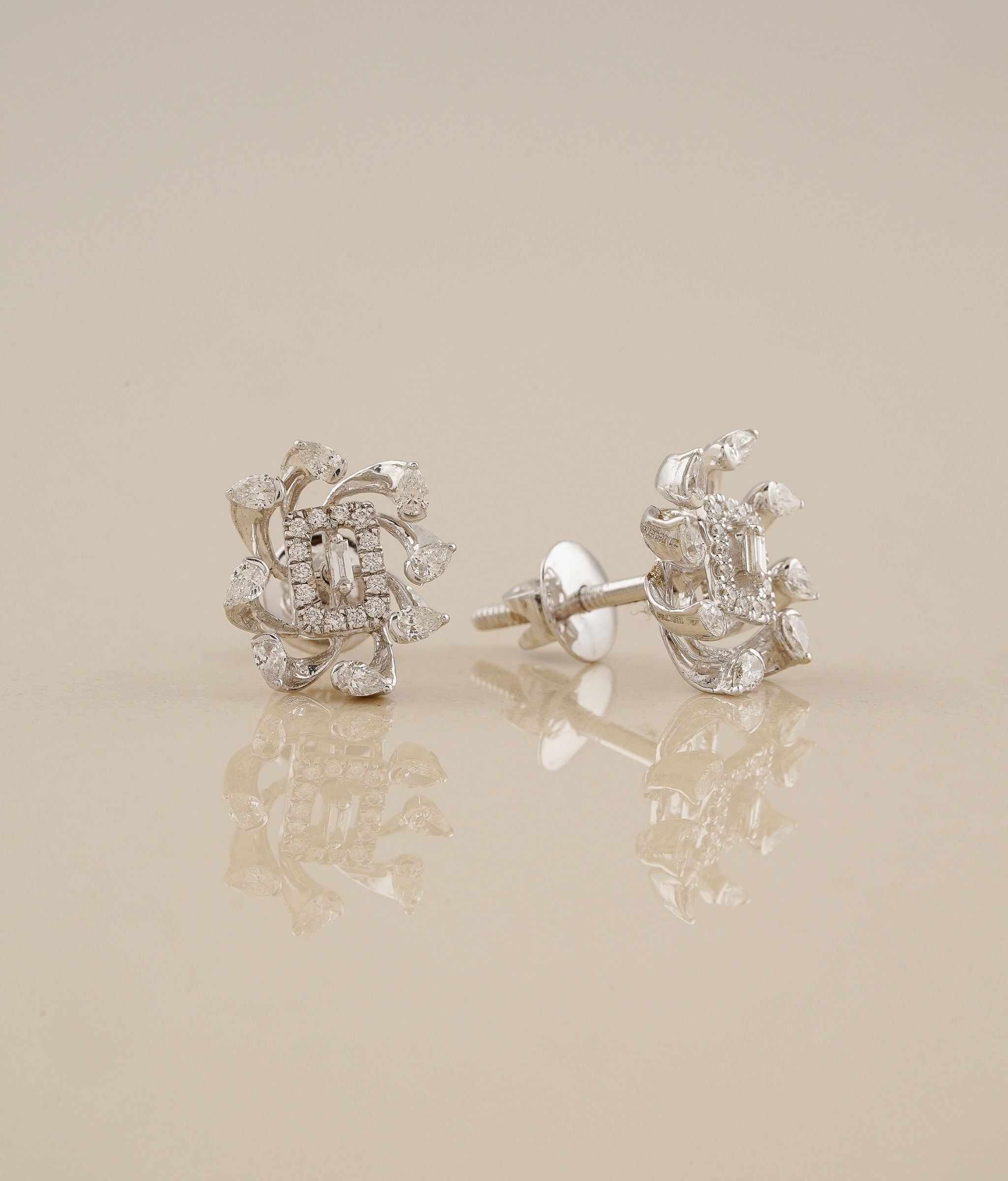 Corsage White Gold & Diamond Earrings