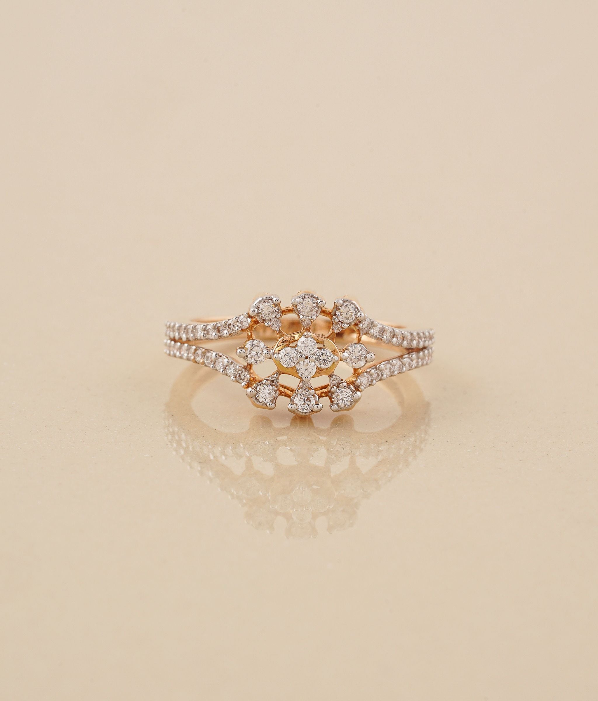 Pavitra 18K Gold & Diamond Ring