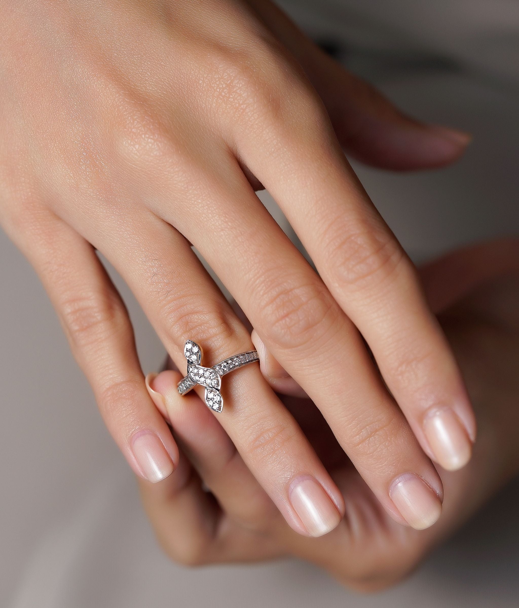 Star 18K Gold & Diamond Ring