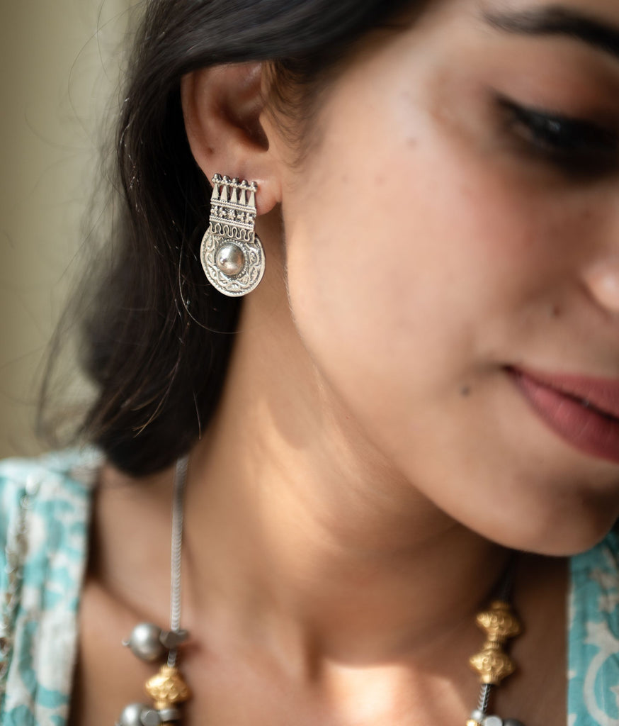 Chhavi Silver Choker Necklace Set