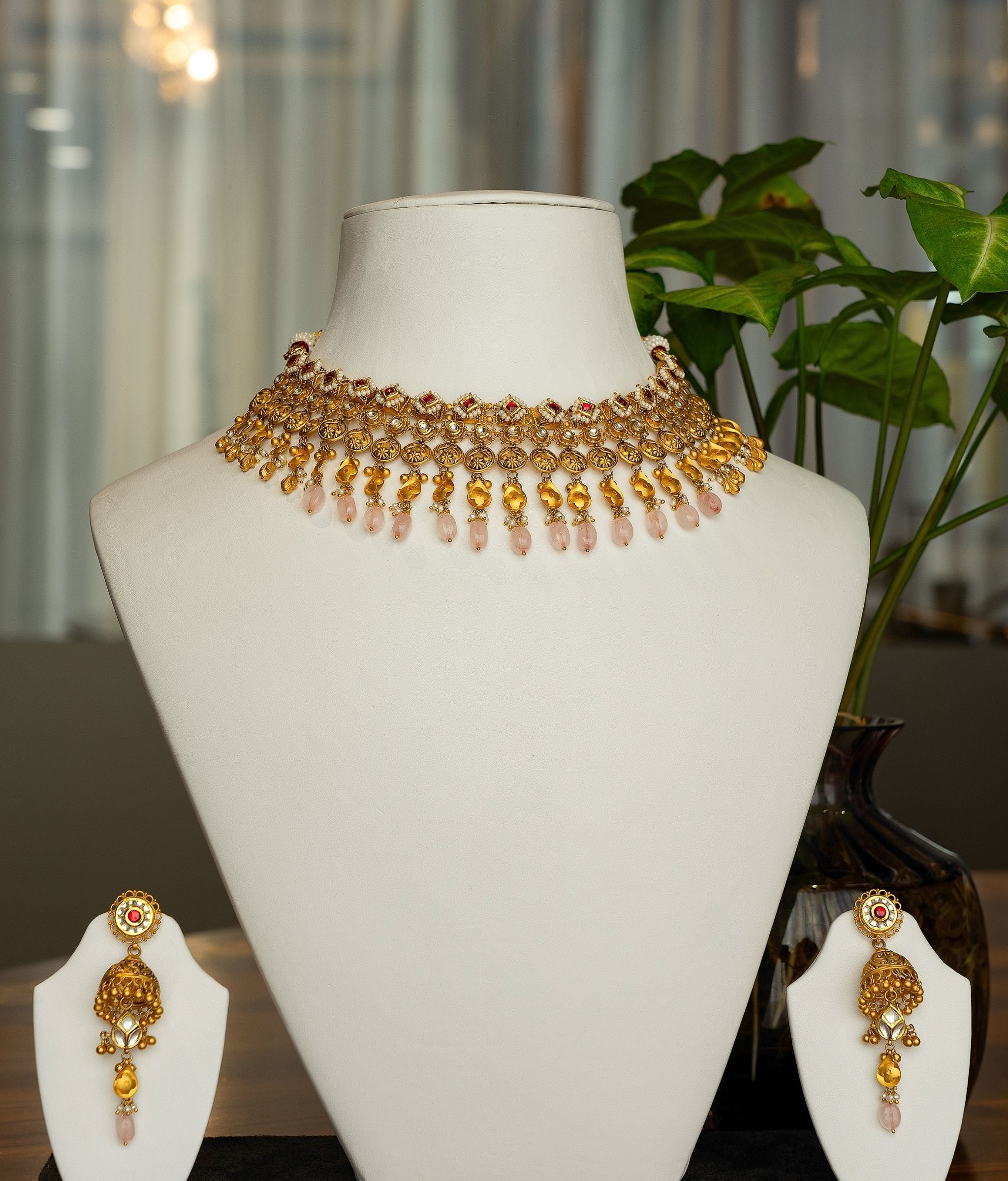 Raahi 22kt Gold Choker Set
