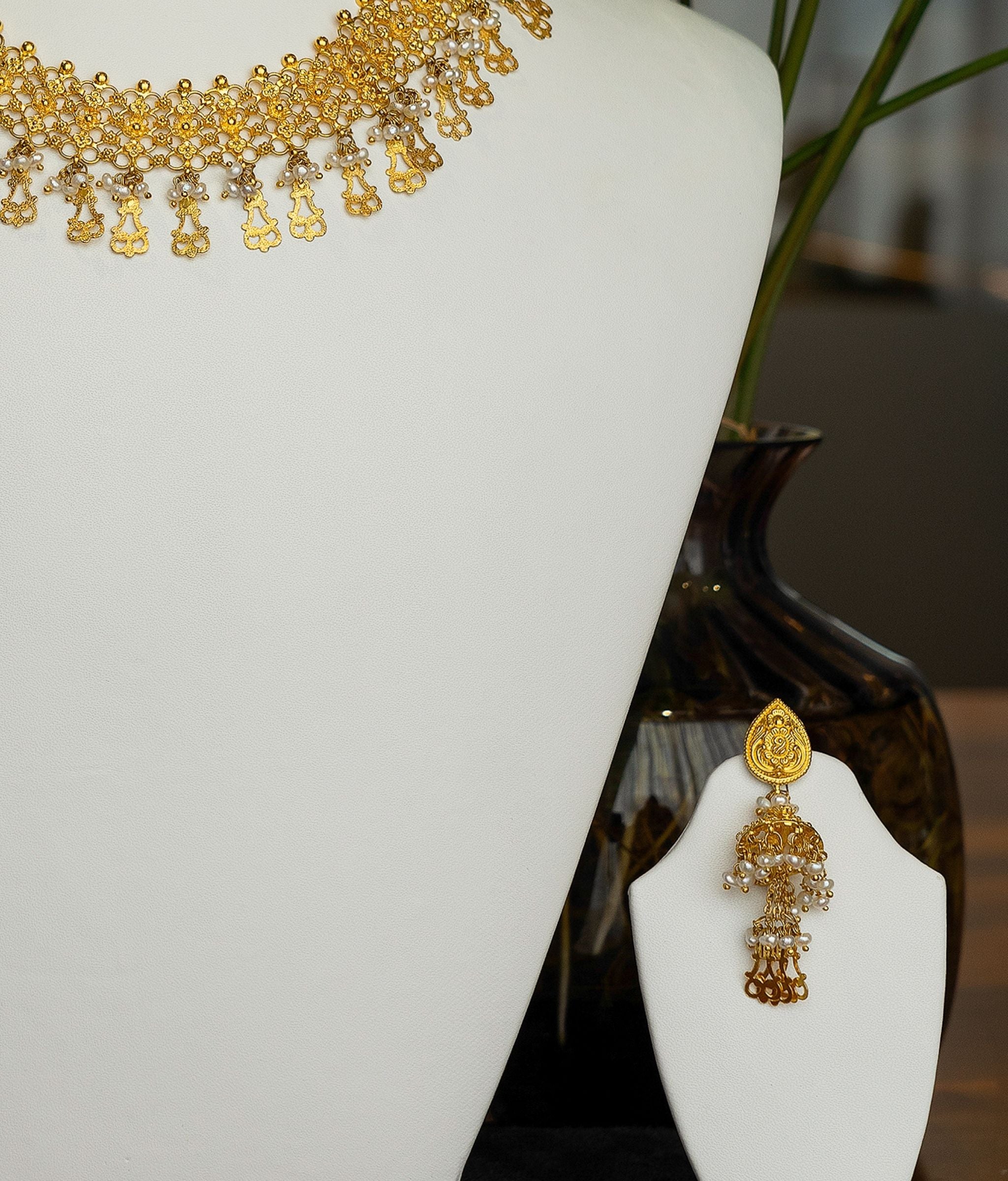 Vanya 22kt Gold Choker Set