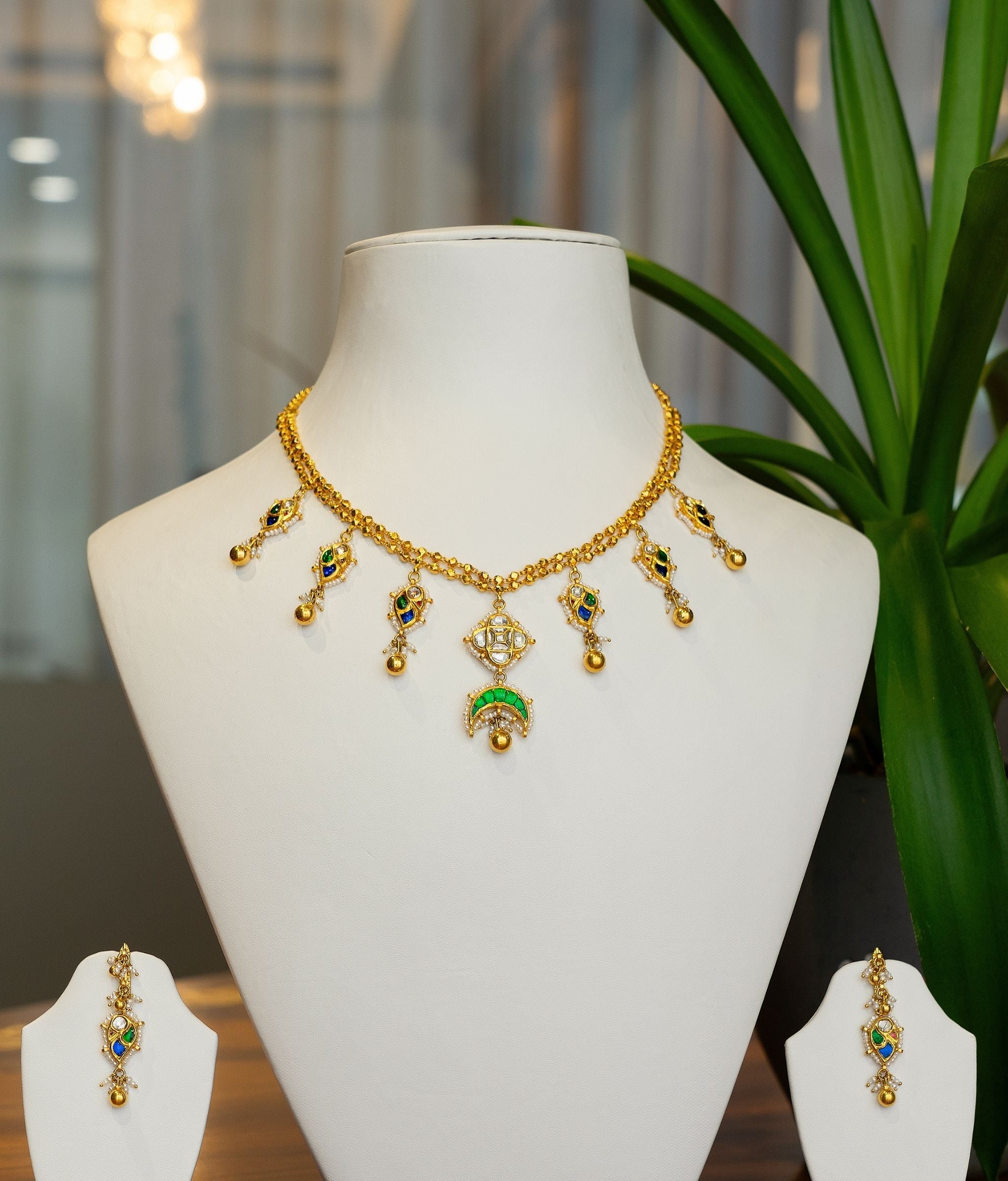 Varuna 22kt Gold Choker Set