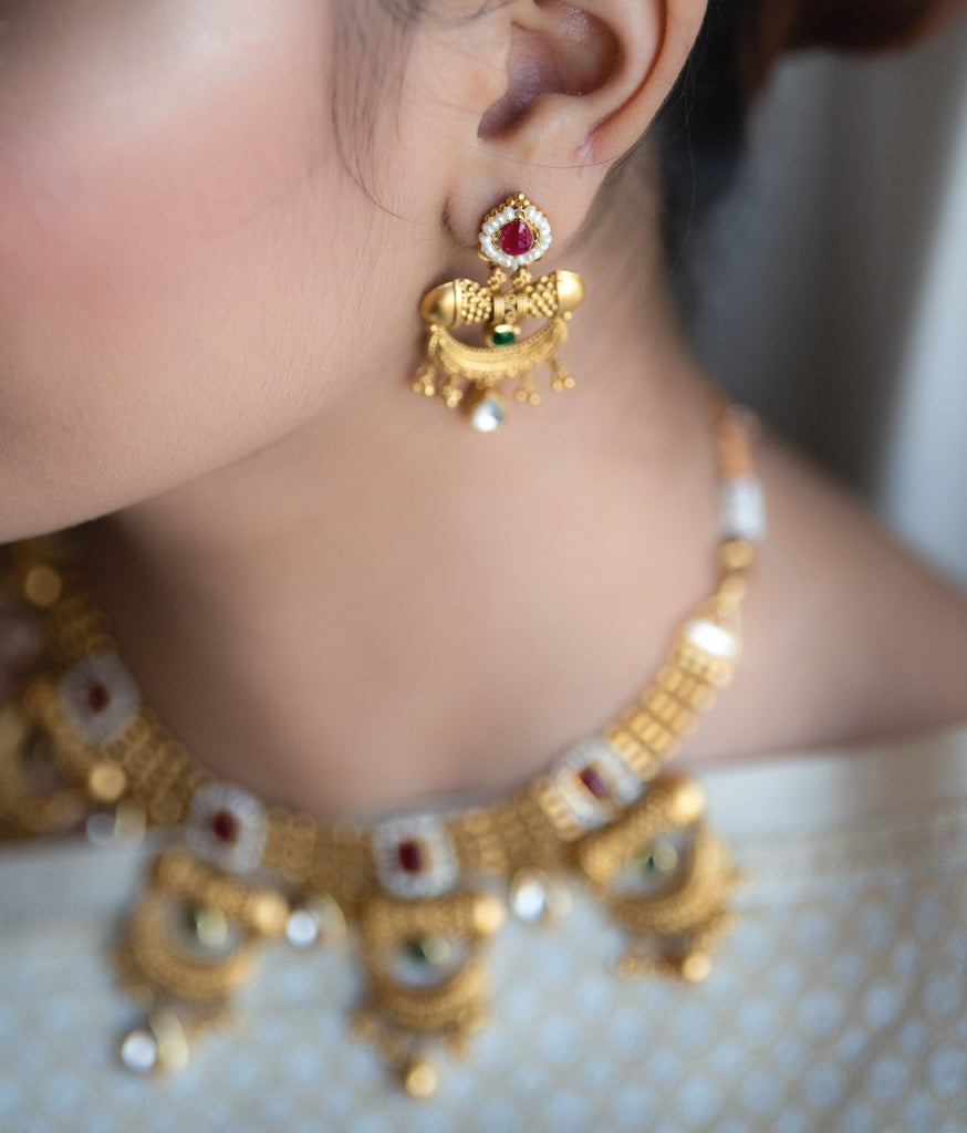 Avantika Antique 22k Gold Pendant Necklace Set 
