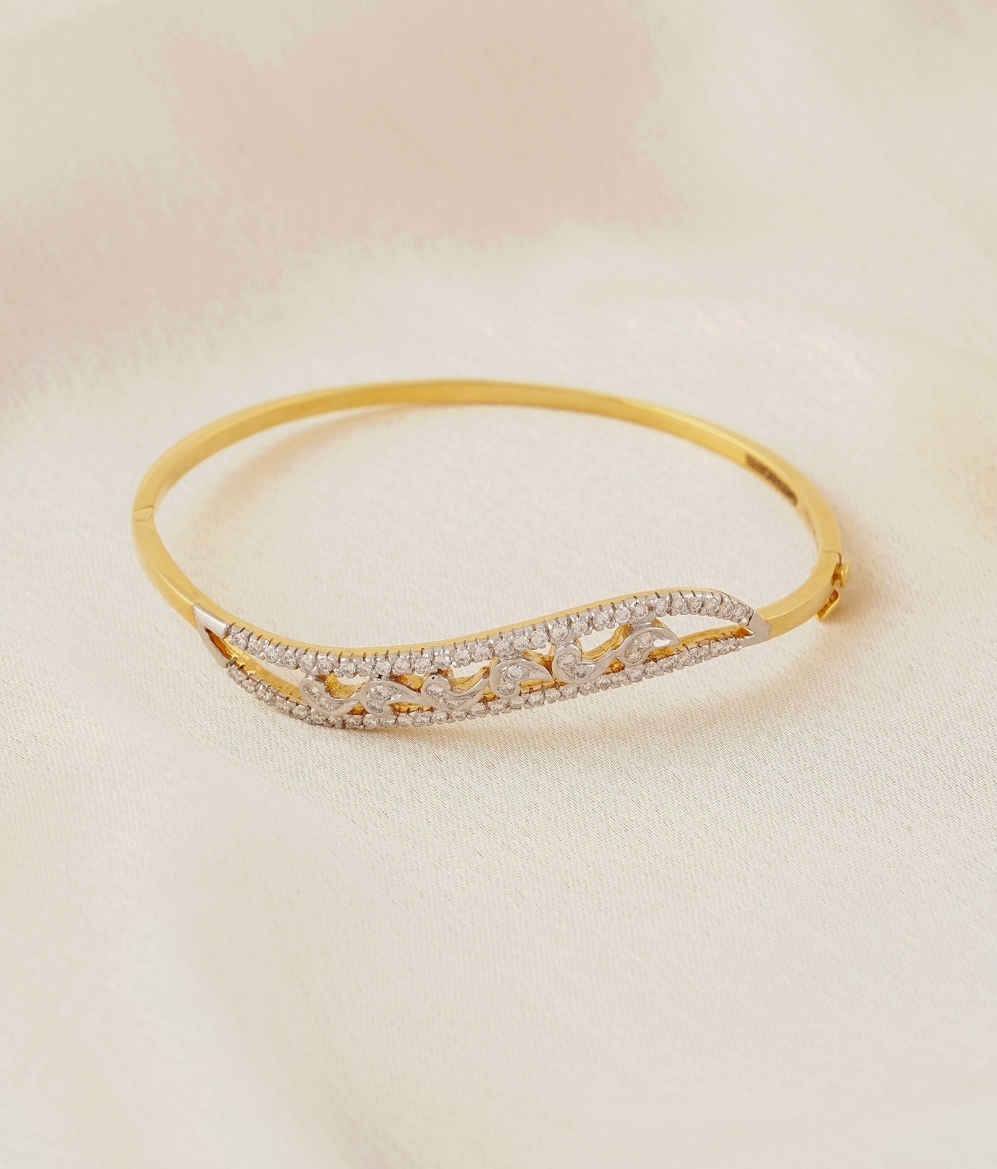 Kiara 18K Gold Diamond Bracelet