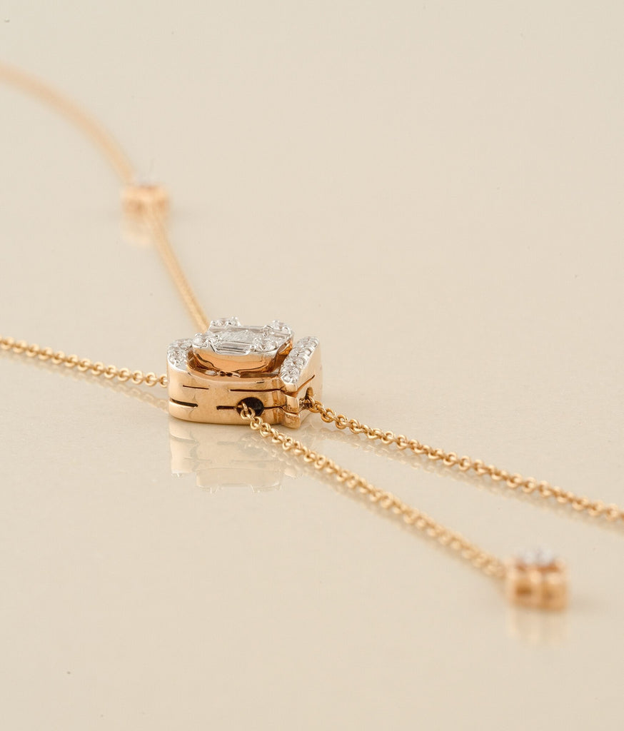 Knots Gold & Diamond Pendant Neckpiece