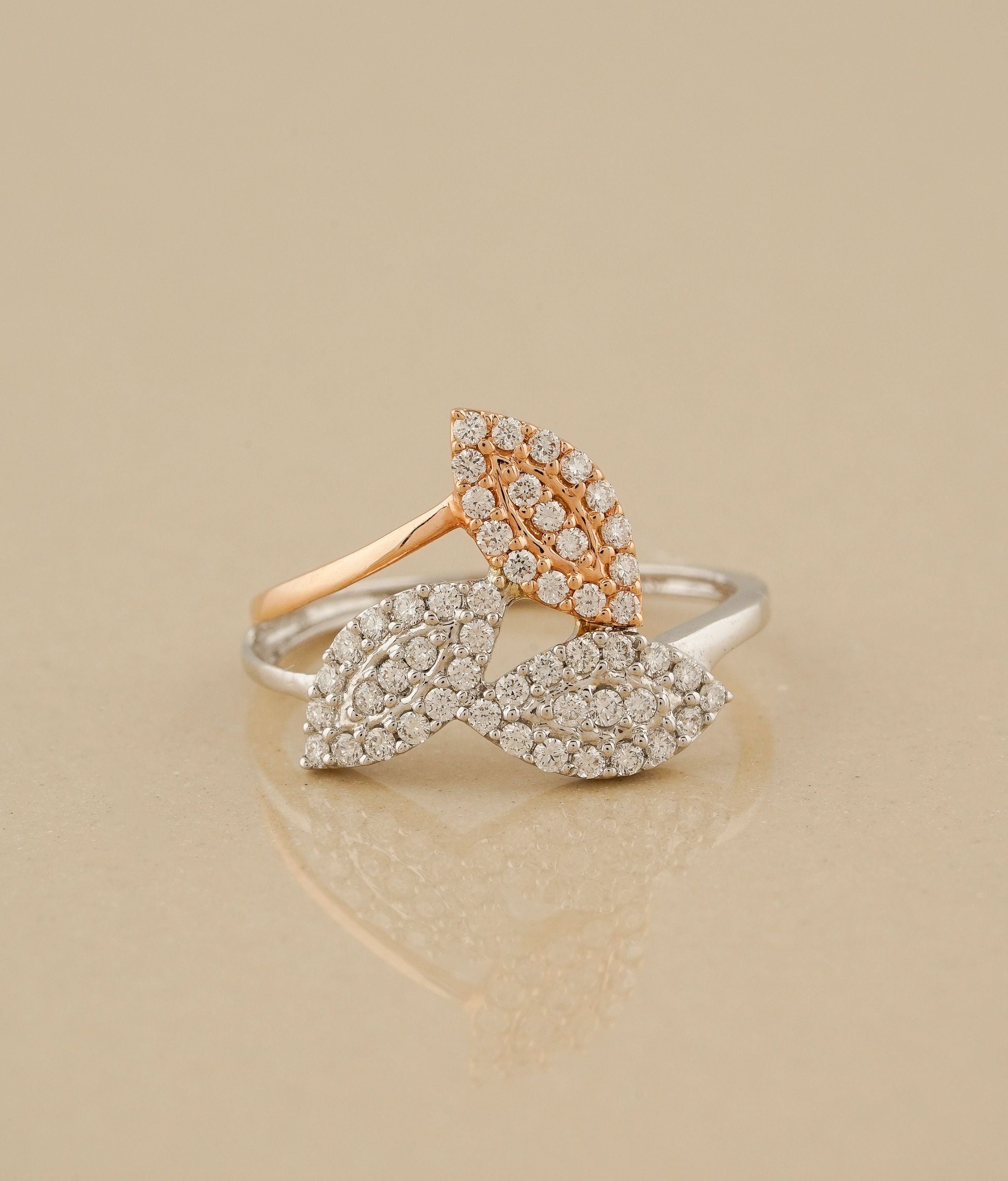 Kriti 18k Gold & Diamond Ring
