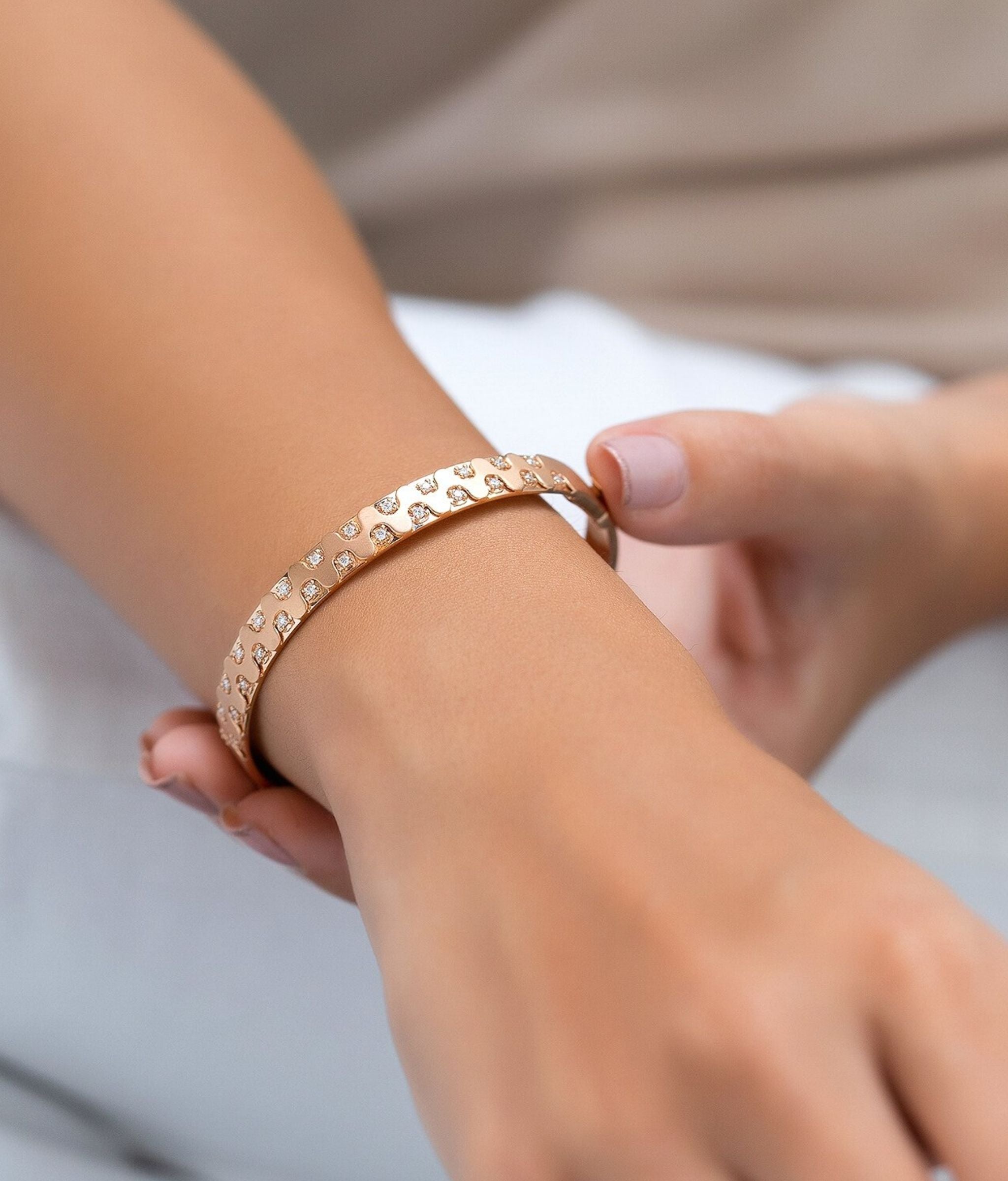 Nora 18K Gold Diamond Bangle
