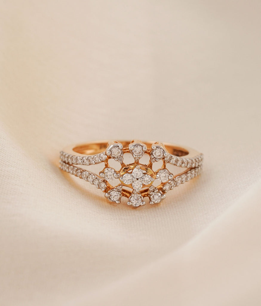 Pavitra 18K Gold & Diamond Ring