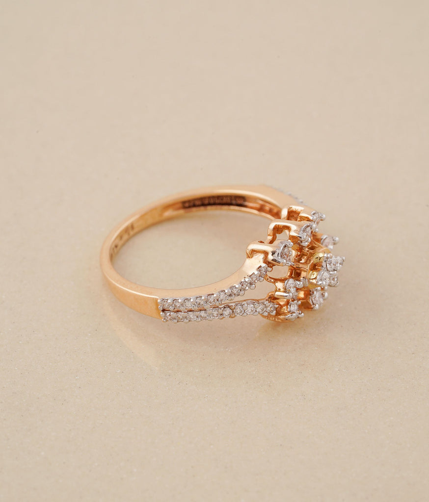 Pavitra 18K Gold & Diamond Ring