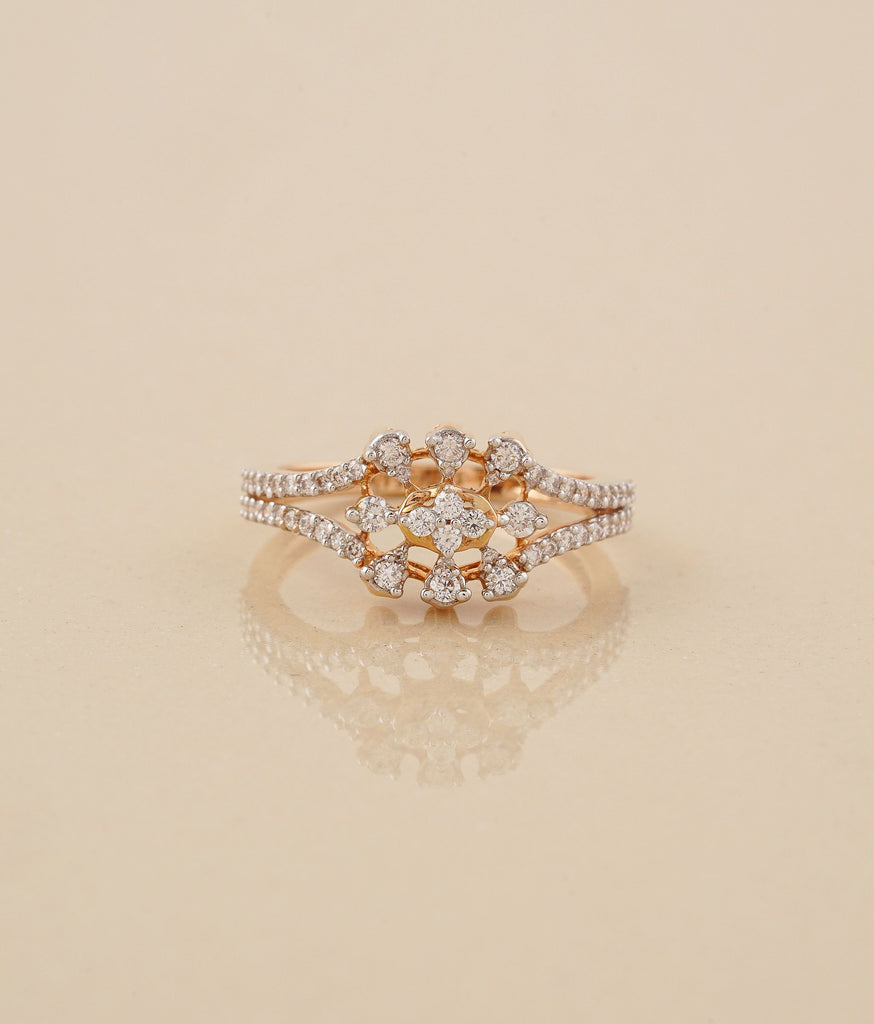 Pavitra 18K Gold & Diamond Ring