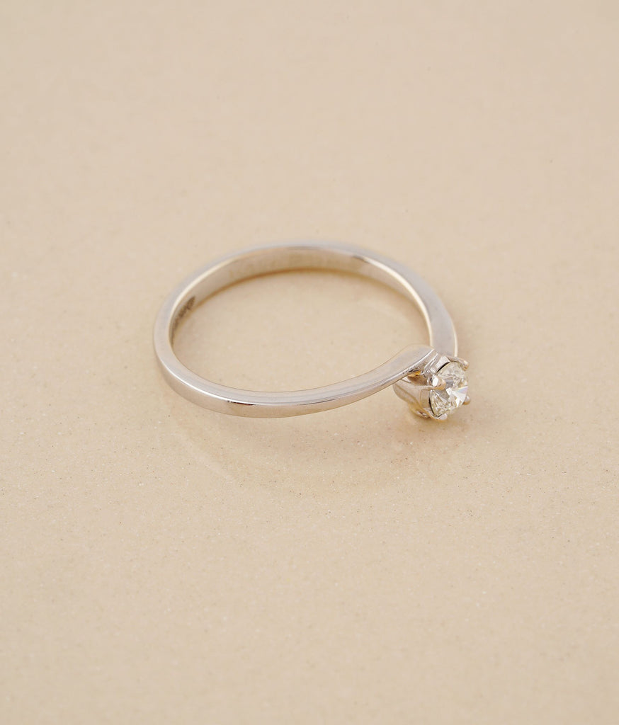 Petal White Gold & Diamond Ring