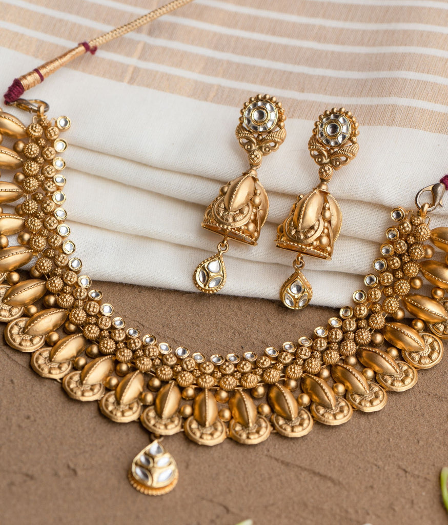 Veena Antique Polki 22K Gold Set For Bride