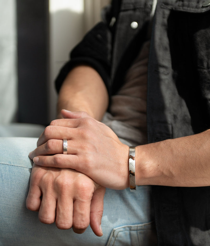 Platinum hand bracelet deals