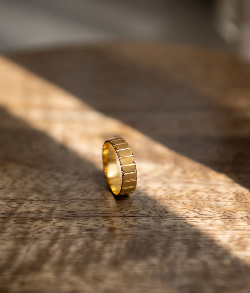 Linear Men's 22k Gold Ring