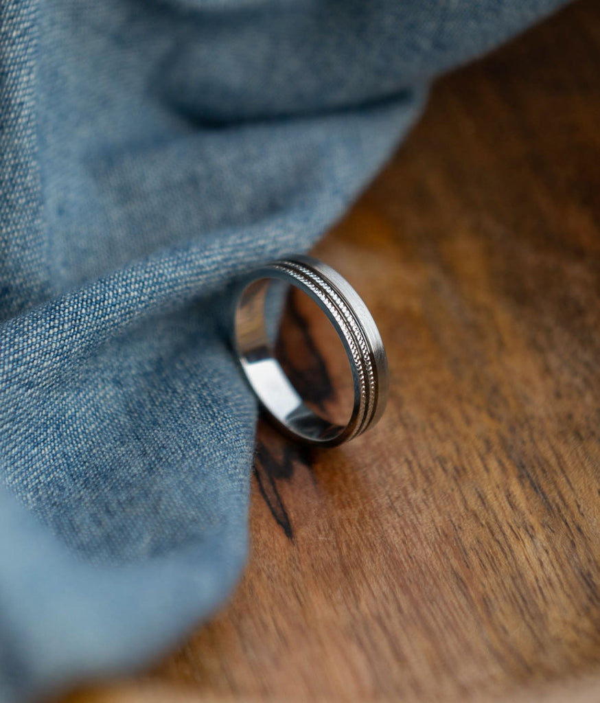 Classical Men's Platinum Ring